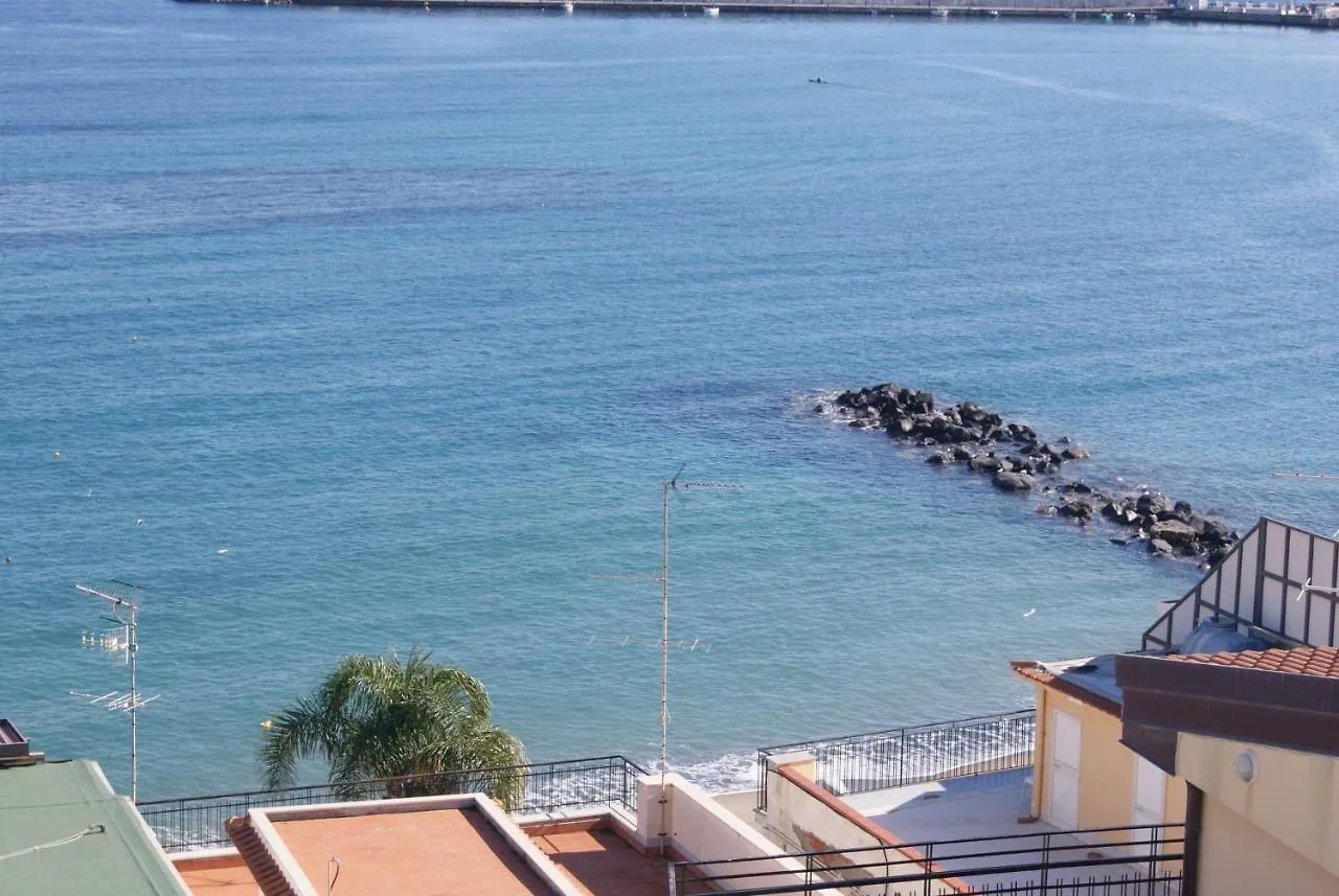 Donna Sicilia 2 Apartment Giardini Naxos